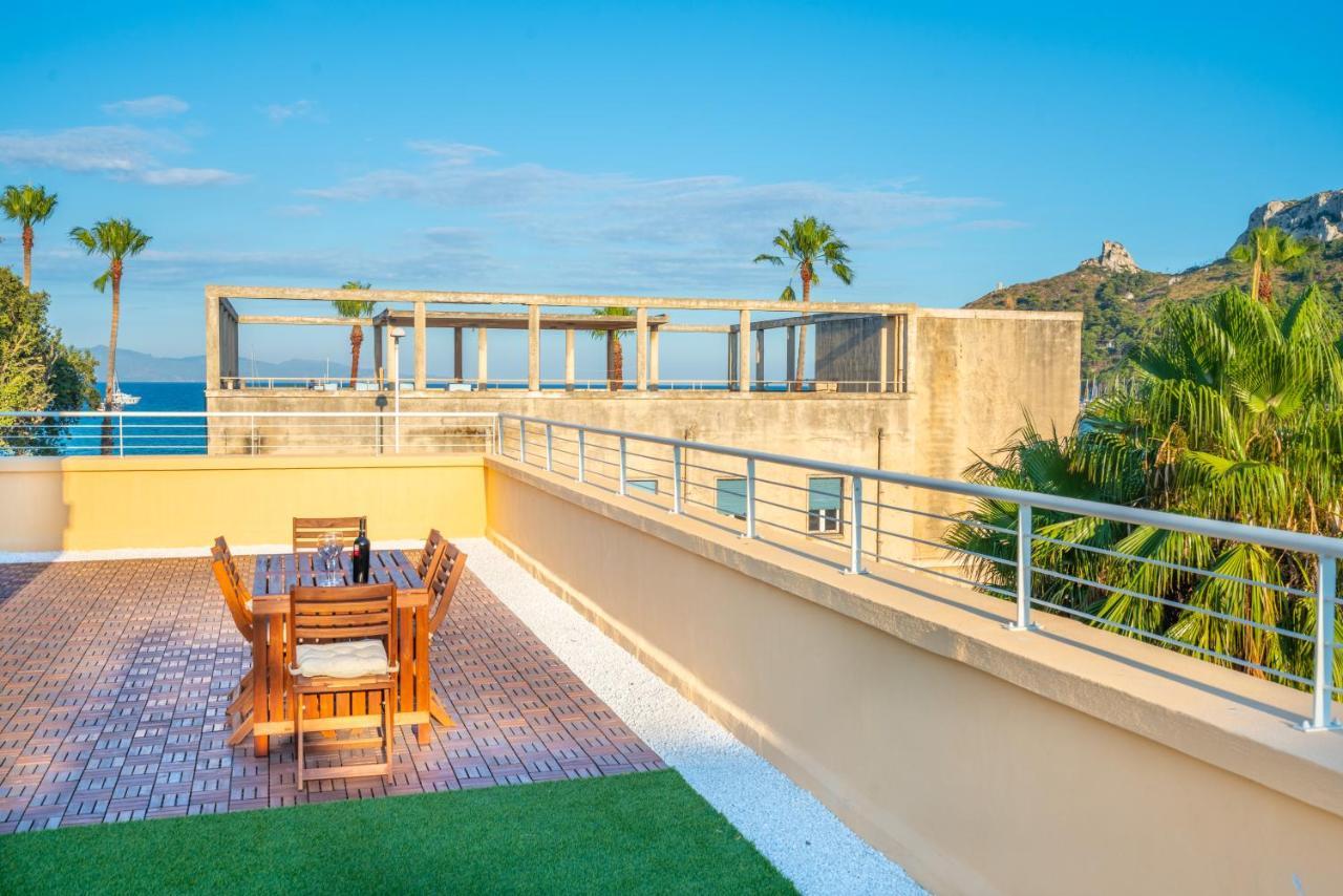 カリアリTerrazza Sella Del Diavolo - Vista Mare - Wifi Acアパートメント エクステリア 写真