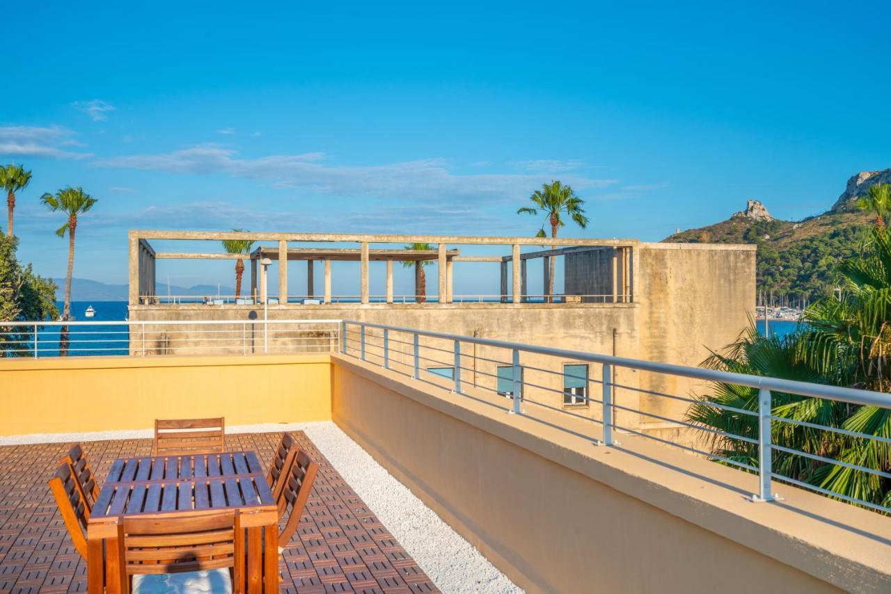 カリアリTerrazza Sella Del Diavolo - Vista Mare - Wifi Acアパートメント エクステリア 写真