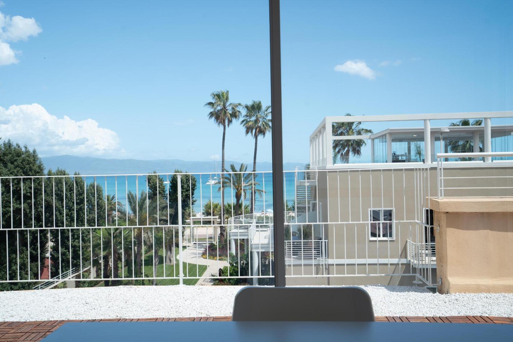 カリアリTerrazza Sella Del Diavolo - Vista Mare - Wifi Acアパートメント エクステリア 写真